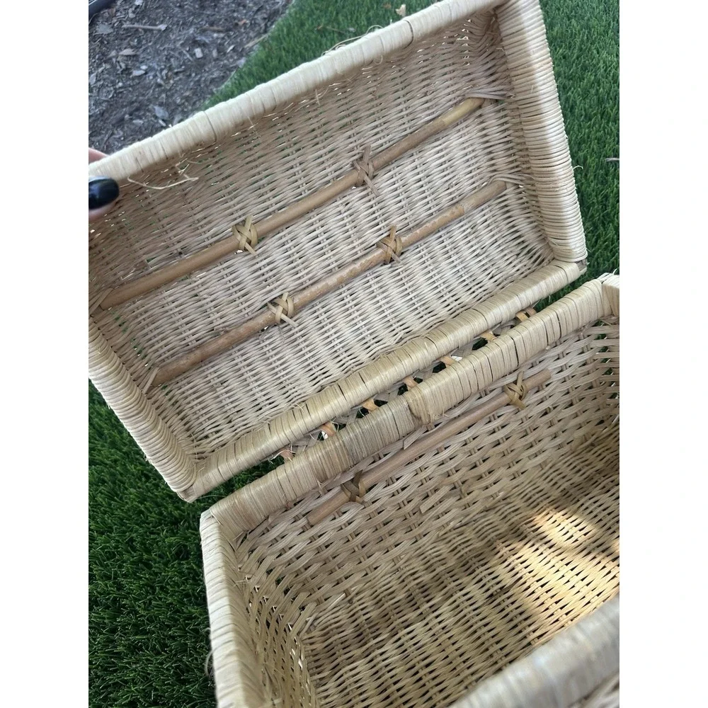 Beautiful Vintage Woven Wicker Picnic Basket with Handle and Lid
